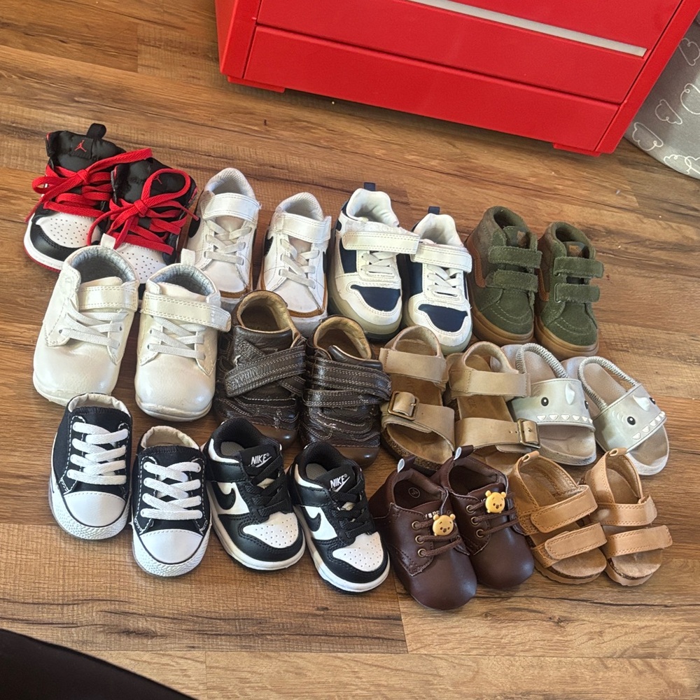Lots baby shoes